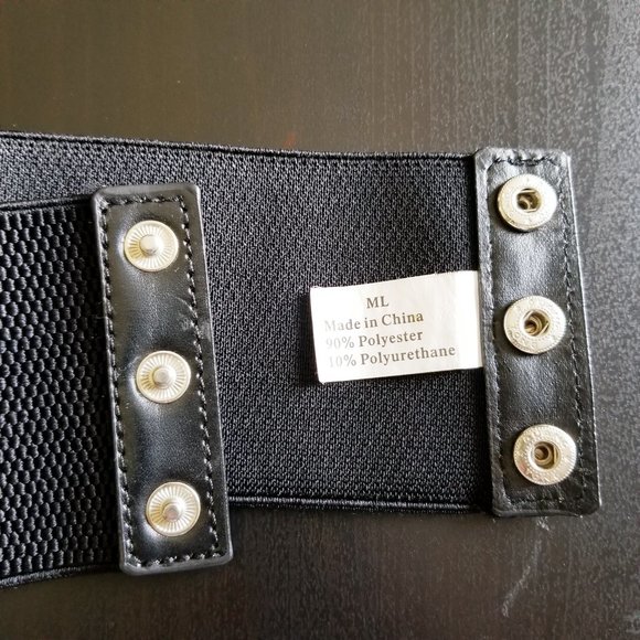 Stretchy Black Waist Cinch Belt with Flower Back Detail. Size ML. - Picture 3 of 7